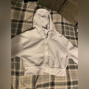 Cropped white zip up🤍